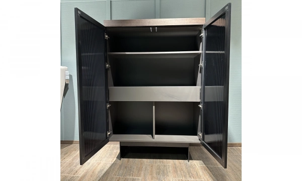 Витрина Saloni Hiro