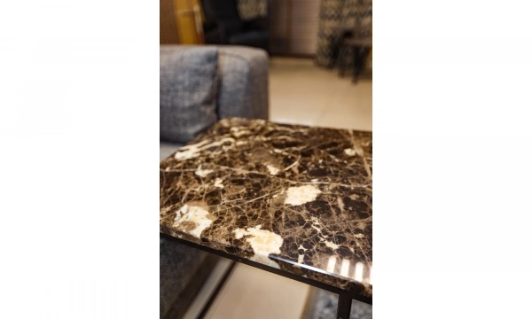 Столик приставной NICOLINE