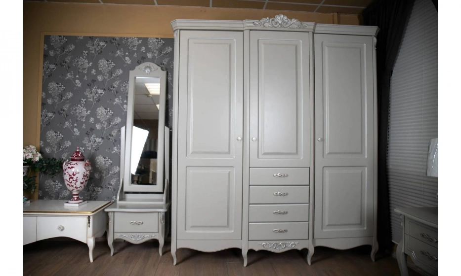 Шкаф 3 двери Kreind Elegance - фото 1