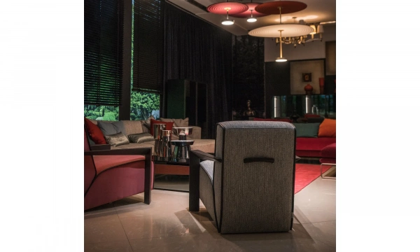 Кресло с карманом Swan Chelsea