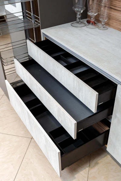 Кухня Makonti Fenix/Alvic