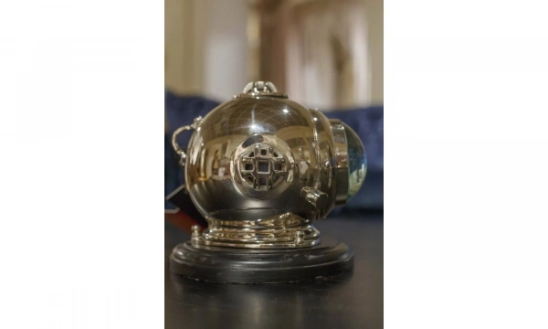 Настольные Часы Eichholtz Helmet Odyssey